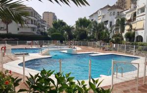 Basen w obiekcie M&J Benalmadena Retreat lub w pobliżu