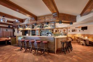 Lounge oder Bar in der Unterkunft Hotel Portavescovo