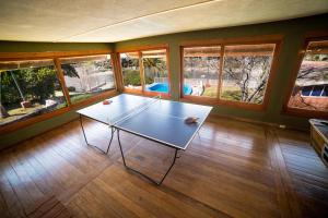 Instalaciones para jugar al tenis de mesa en HOUSING CORDOBA - Casona Carlos Paz o alrededores