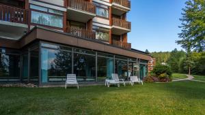 Zahrada ubytování Ferienwohnung am Schluchsee mit Balkon & Pool