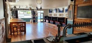Hotel Motueka Backpackers, Loud Live Music Friday Saturday Nights休息區