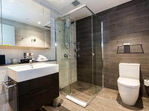 Ein Badezimmer in der Unterkunft The Branksome Hotel & Residences