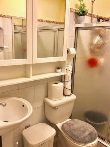 Koupelna v ubytování Apartment in Nagua city center with parking 1-3 bedrooms and free WiFi