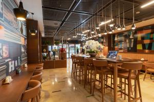 Lounge atau bar di ROX Hotel Ankara