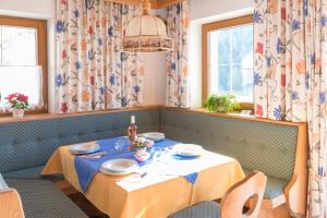 A seating area at Haus Dorferstuck