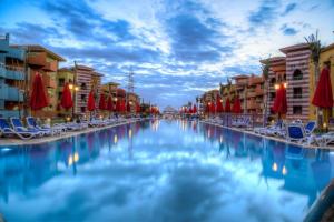 Bazén v ubytování Porto South Beach by Amer Group - Families only nebo v jeho okolí