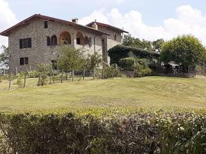 Vonkajšia záhrada v ubytovaní Podere I Casaloni - La casa nel bosco