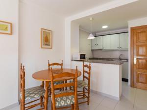 Køkken eller tekøkken på Voramar 2h