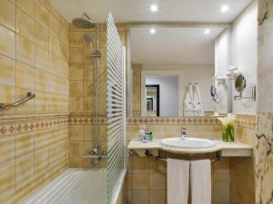 A bathroom at H10 Playa Esmeralda - Adults Only