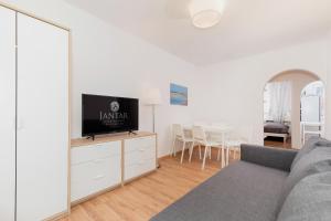Fotografia z galérie ubytovania Jantar Home - Mieszkanie w centrum z 2 sypialniami v destinácii Kołobrzeg