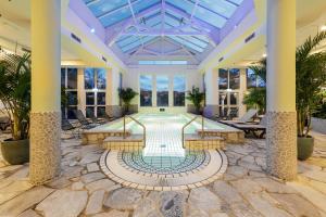 Bazén v ubytování Hotel Hochsauerland by Center Parcs nebo v jeho okolí