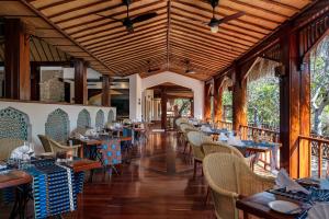 Restaurace v ubytování Anantara Bazaruto Island Resort