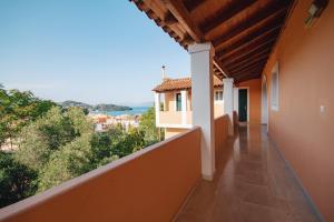 Naturlandskabet i nærheden af lejlighedshotellet