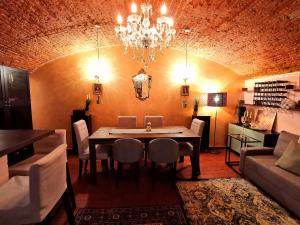 Gallery image of La Cave Rouge - Secret wine cellar in the center in Florence