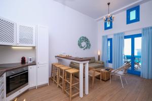 Cucina o angolo cottura di Aelia Collection Suites - Adults Friendly