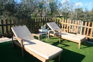 Ein Garten an der Unterkunft SWEET HOUSE