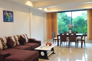 Гостиная зона в Samui Honey Tara Villa Residence