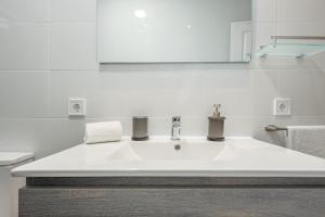 Kúpeľňa v ubytovaní EXCLUSIVO APT 2 HAB-2 BAÑOS-LUMINOSO ↑ CALIDADES