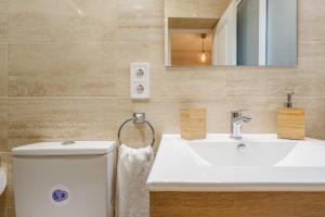 Kúpeľňa v ubytovaní EXCLUSIVO APT 2 HAB-2 BAÑOS-LUMINOSO ↑ CALIDADES + 34 fotografií