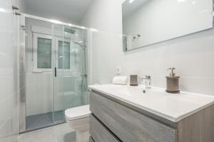 Kúpeľňa v ubytovaní EXCLUSIVO APT 2 HAB-2 BAÑOS-LUMINOSO ↑ CALIDADES