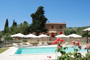 The swimming pool at or close to Villa Sara