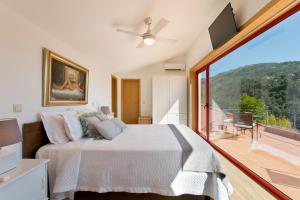 Gallery image of Lakeview Geres Guest House in Geres