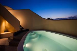 Bassein majutusasutuses Cupola Suites või selle lähedal