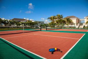 Tennis ja/või seinatennis majutusasutuses Hammock Cove Antigua - All Inclusive - Adults Only või selle läheduses