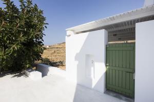 Fotografia z galérie ubytovania 67sq meters modern apartment with a swimming pool and sea view in Koundouros v destinácii Koundouros + 13 fotografií