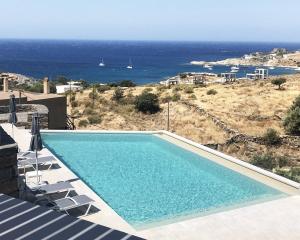Fotografia z galérie ubytovania 67sq meters modern apartment with a swimming pool and sea view in Koundouros v destinácii Koundouros