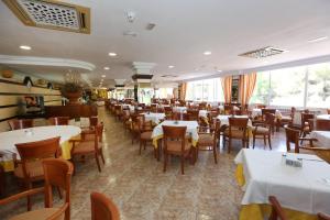 Restauracja lub miejsce do jedzenia w obiekcie Hotel Manaus