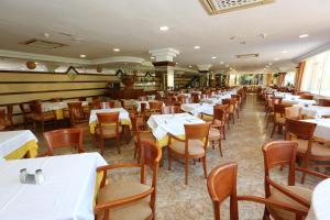 Restauracja lub miejsce do jedzenia w obiekcie Hotel Manaus