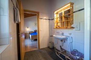 Koupelna v ubytování Hotel Crusch Alba Sta Maria + 37 fotografií