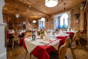 Restaurace v ubytování Hotel Crusch Alba Sta Maria