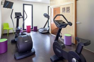 
The fitness center and/or fitness facilities at ibis Styles Montbéliard
