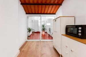 A kitchen or kitchenette at HABANERAS