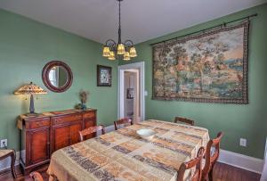 Φωτογραφία από το άλμπουμ του Historic Home 8 Mi to Bristol Motor Speedway σε Bristol +16 φωτογραφίες