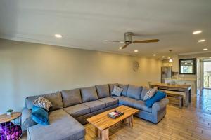 Seating area sa Family Condo with Pool Less Than 1 Mi to Old Town Scottsdale