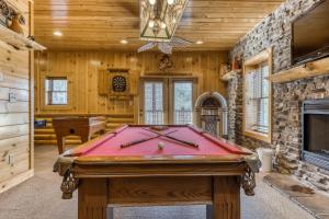 Fotografie z fotogalerie ubytování Crazy Horse v destinaci Pigeon Forge + 31 fotografií