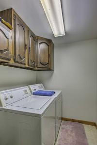 Φωτογραφία από το άλμπουμ του Waterfront Cottage, 9 Mi to Aloha State Park! σε Indian River