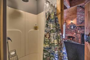 Ένα μπάνιο στο Upscale Montgomery Cabin, Near Jay Peak Resort! +26 φωτογραφίες