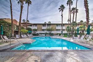 Imagen de la galería de Central Palm Springs Resort Condo with 2 Balconies, en Palm Springs