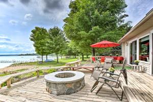 Gallery image of Cedar Cottage, Private Beach on Lake Leelanau in Cedar