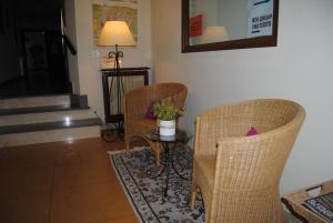 A seating area at Hostal El Mirador