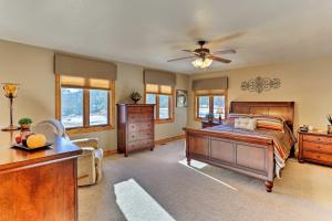 Gallery image of Cabin with Deck and Fire Pit, 9 Mi to Mt Rushmore! in Keystone