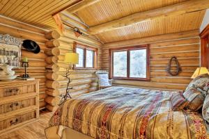 Krevet ili kreveti u jedinici u okviru objekta Secluded Mountain Cabin By Beaver Creek and Vail!