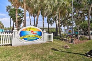Aed väljaspool majutusasutust Pool Access Homosassa Home Near Boat Launch!