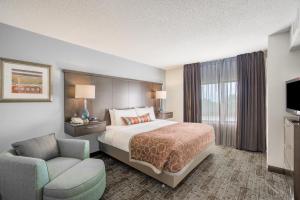 Postel nebo postele na pokoji v ubytování Staybridge Suites Wilmington-Newark by IHG