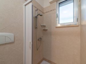 A bathroom at Bright Apartment Near The Beach In Otranto Még 13 kép