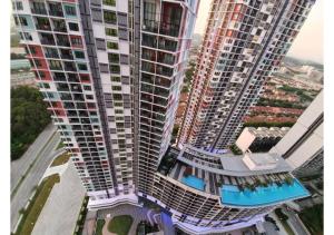 La alberca dentro o cerca de I City Residence, 2 Bedroom 4-7 Pax unit, Walking to Theme n Water Park & Shopping Mall